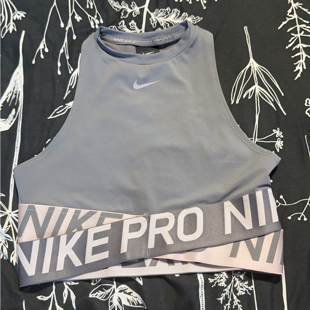 Nike cropped workout top
